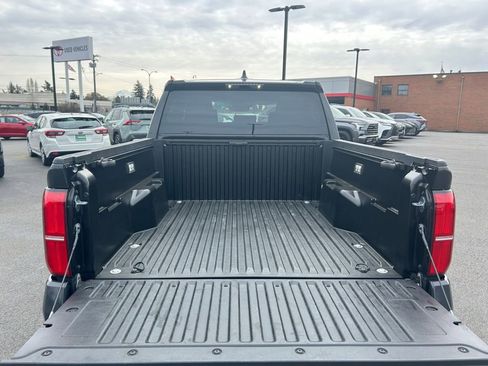 Used 2025 Toyota Tacoma TRD Sport image 24