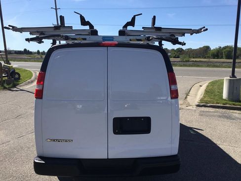Used 2020 Chevrolet Express 2500 w/ Communications Package RWD image 7