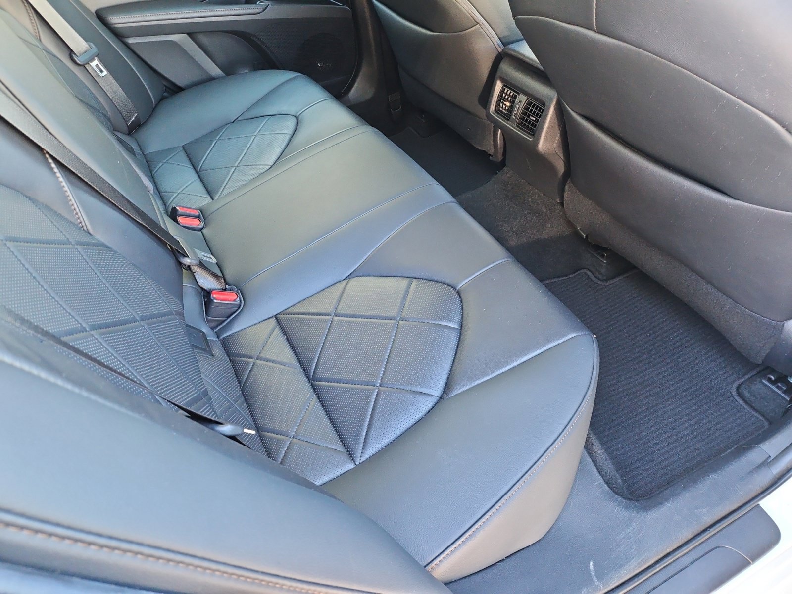 Used 2019 Toyota Camry XLE FWD image 27