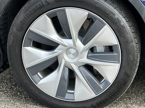 Used 2020 Tesla Model Y Long Range image 31