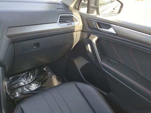 Used 2024 Volkswagen Tiguan Wolfsburg Edition image 17