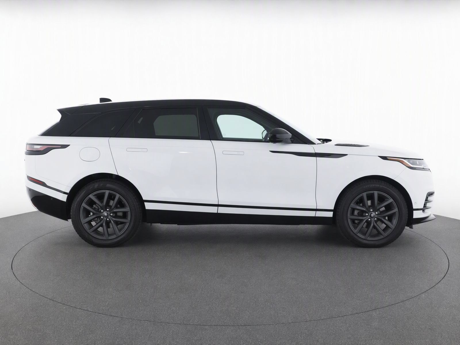Used 2026 Land Rover Range Rover Velar Dynamic SE AWD/4WD image 8