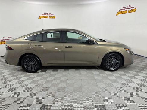 New 2026 Nissan Sentra SV w/ Floor Mat Package image 7