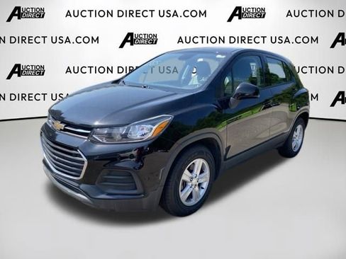 Used 2020 Chevrolet Trax LS FWD image 1