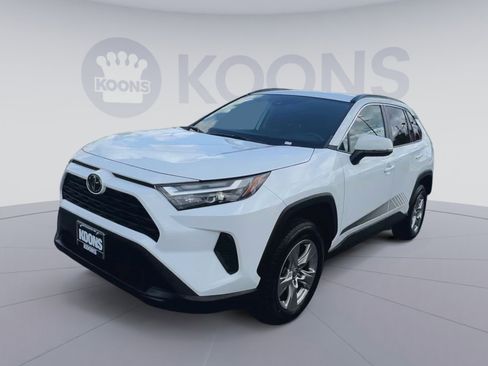 Used 2022 Toyota RAV4 XLE image 5