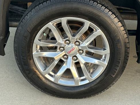 Used 2022 GMC Sierra 1500 SLT w/ SLT Premium Package AWD/4WD image 11