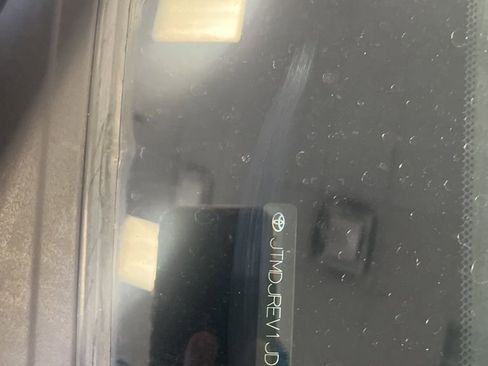 Used 2018 Toyota RAV4 Limited image 1