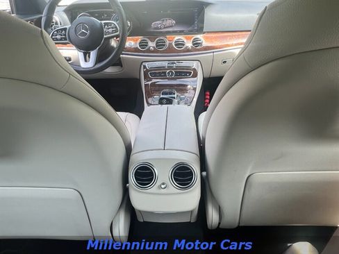 Used 2019 Mercedes-Benz E 300 4MATIC image 36