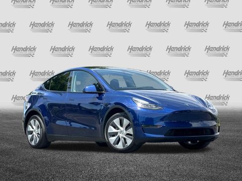 Used 2023 Tesla Model Y Long Range AWD/4WD image 2