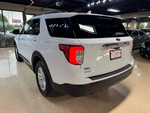Used 2020 Ford Explorer XLT AWD/4WD image 5