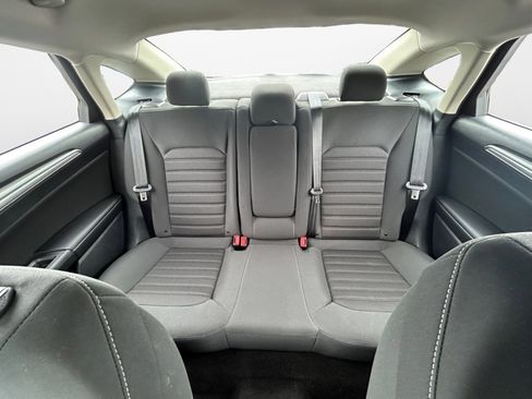 Used 2020 Ford Fusion SE image 14