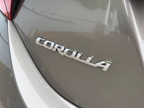 Used 2018 Toyota Corolla XLE FWD image 7