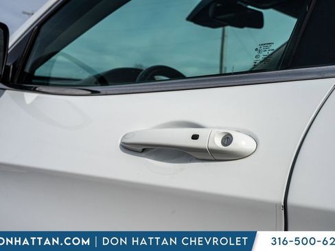 Used 2016 Jeep Cherokee Overland w/ Technology Group image 28