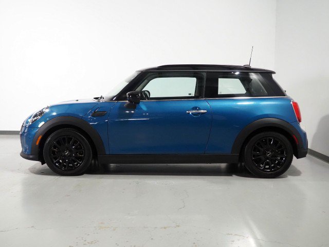 Used 2024 MINI Cooper 2-Door Hardtop FWD image 9
