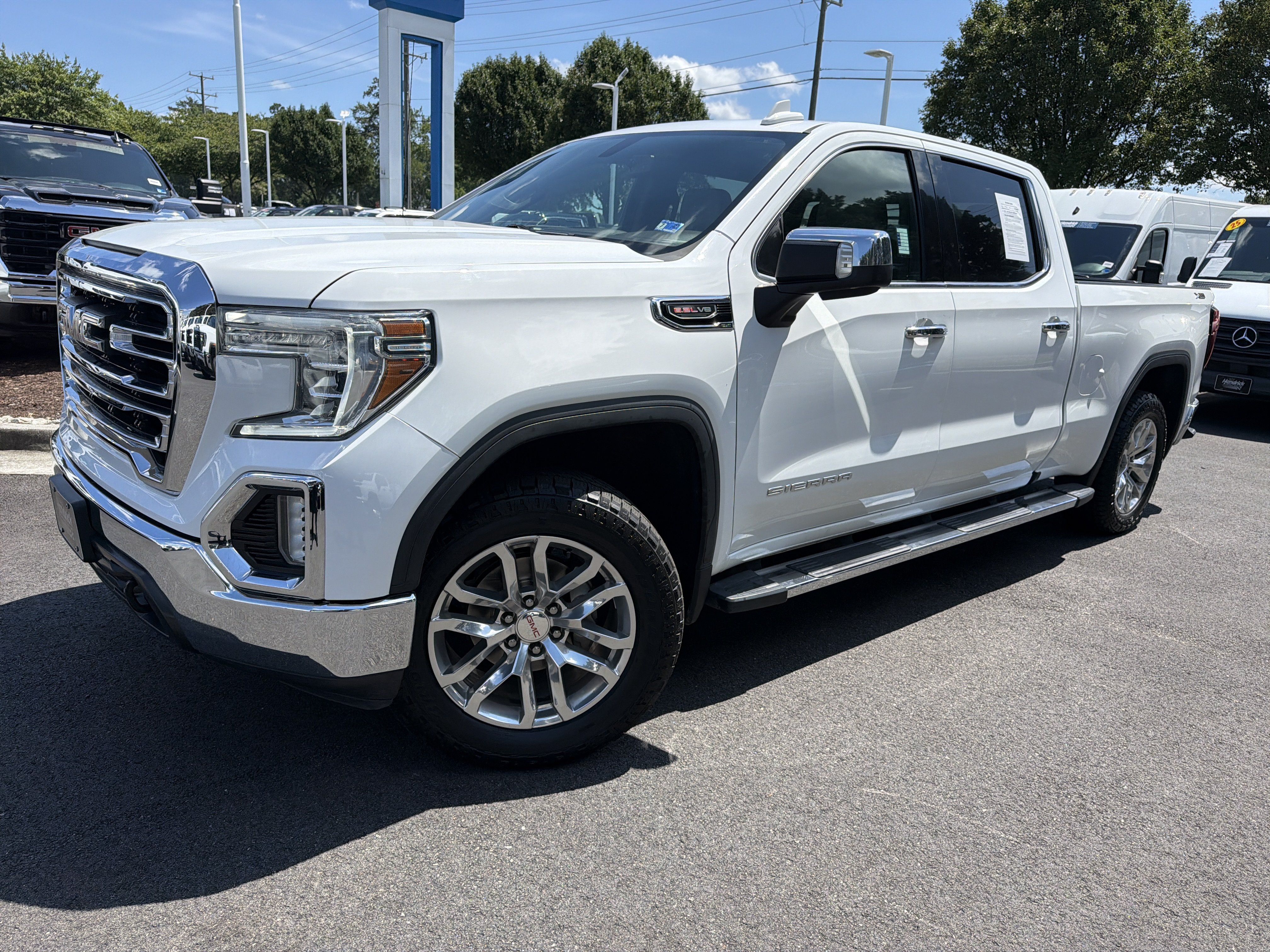 Used 2021 GMC Sierra 1500 SLT w/ SLT Premium Package AWD/4WD image 5