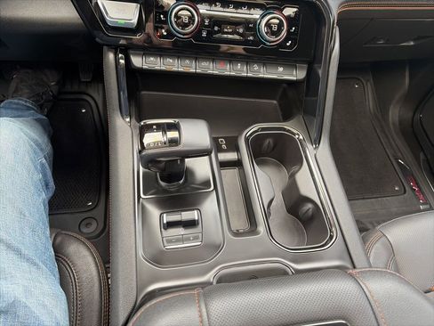 Used 2022 GMC Sierra 1500 AT4 w/ AT4 Premium Package image 21