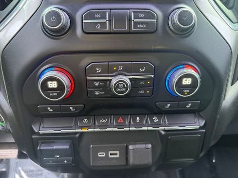 Used 2020 Chevrolet Silverado 1500 LT Trail Boss w/ Convenience Package AWD/4WD image 18