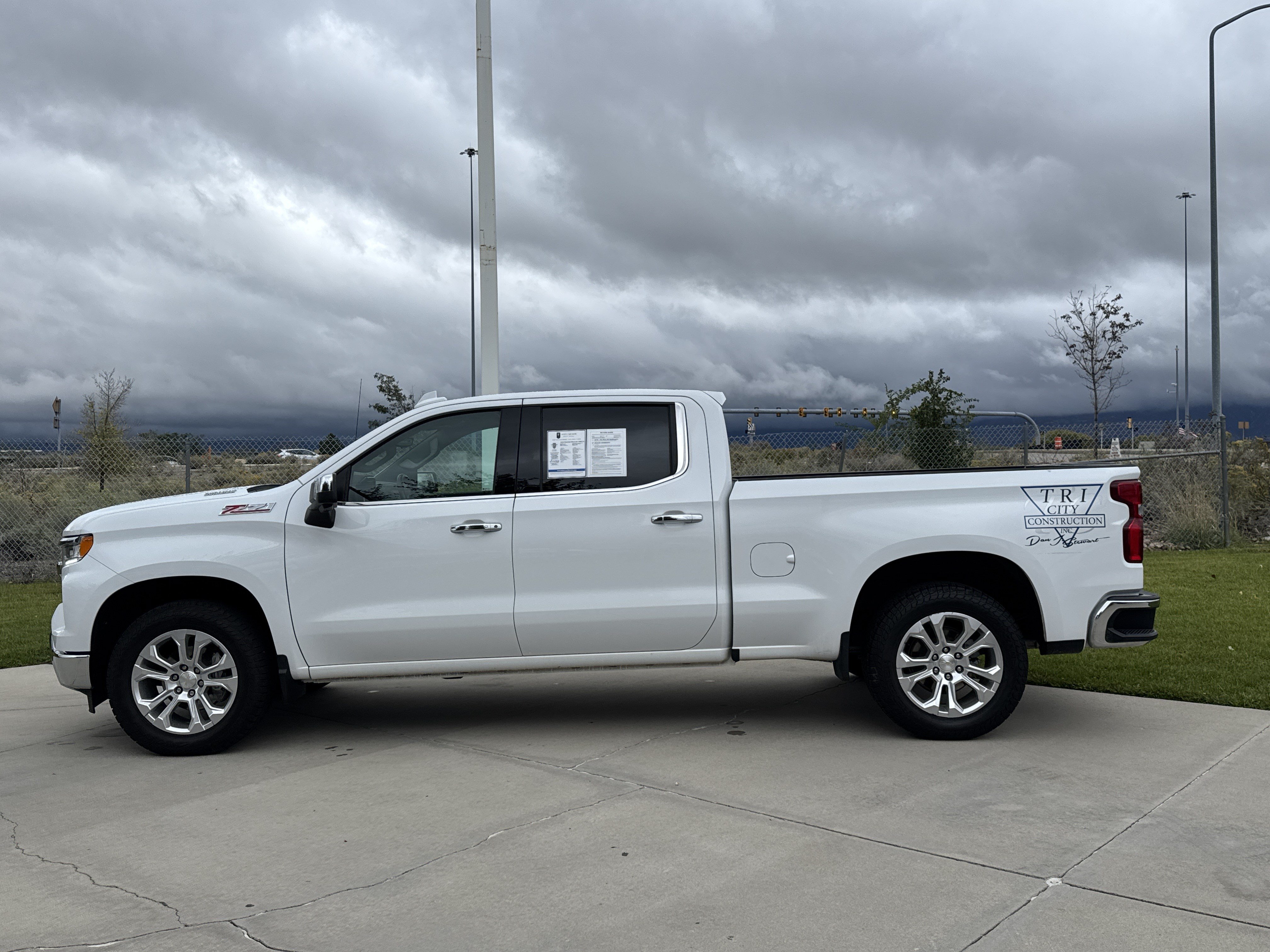 Certified 2024 Chevrolet Silverado 1500 LTZ w/ Technology Package AWD/4WD image 2
