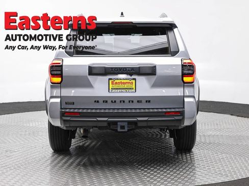 Used 2025 Toyota 4Runner SR5 AWD/4WD image 6
