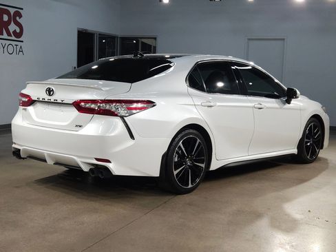 Used 2020 Toyota Camry XSE image 7