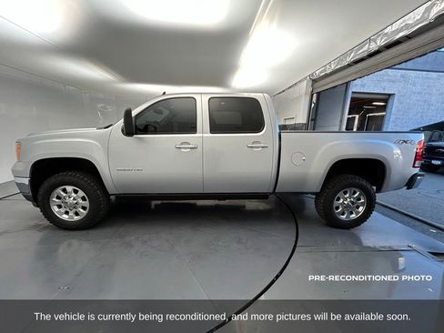 Used 2014 GMC Sierra 2500 SLT w/ SLT Convenience Package image 2