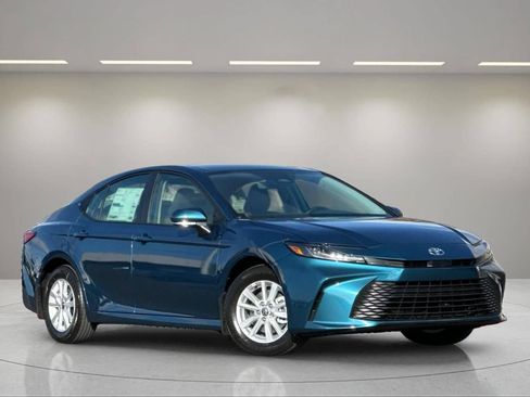 New 2026 Toyota Camry LE FWD image 13