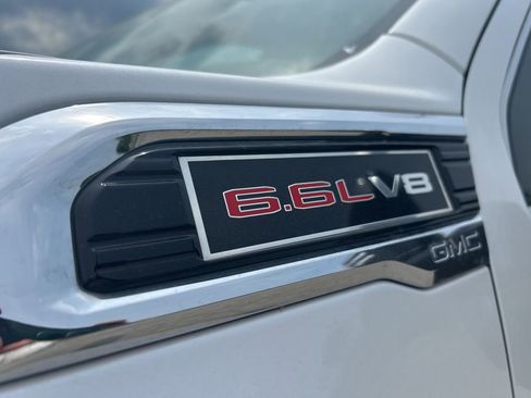 Used 2023 GMC Sierra 2500 Denali w/ Denali Ultimate Package AWD/4WD image 9