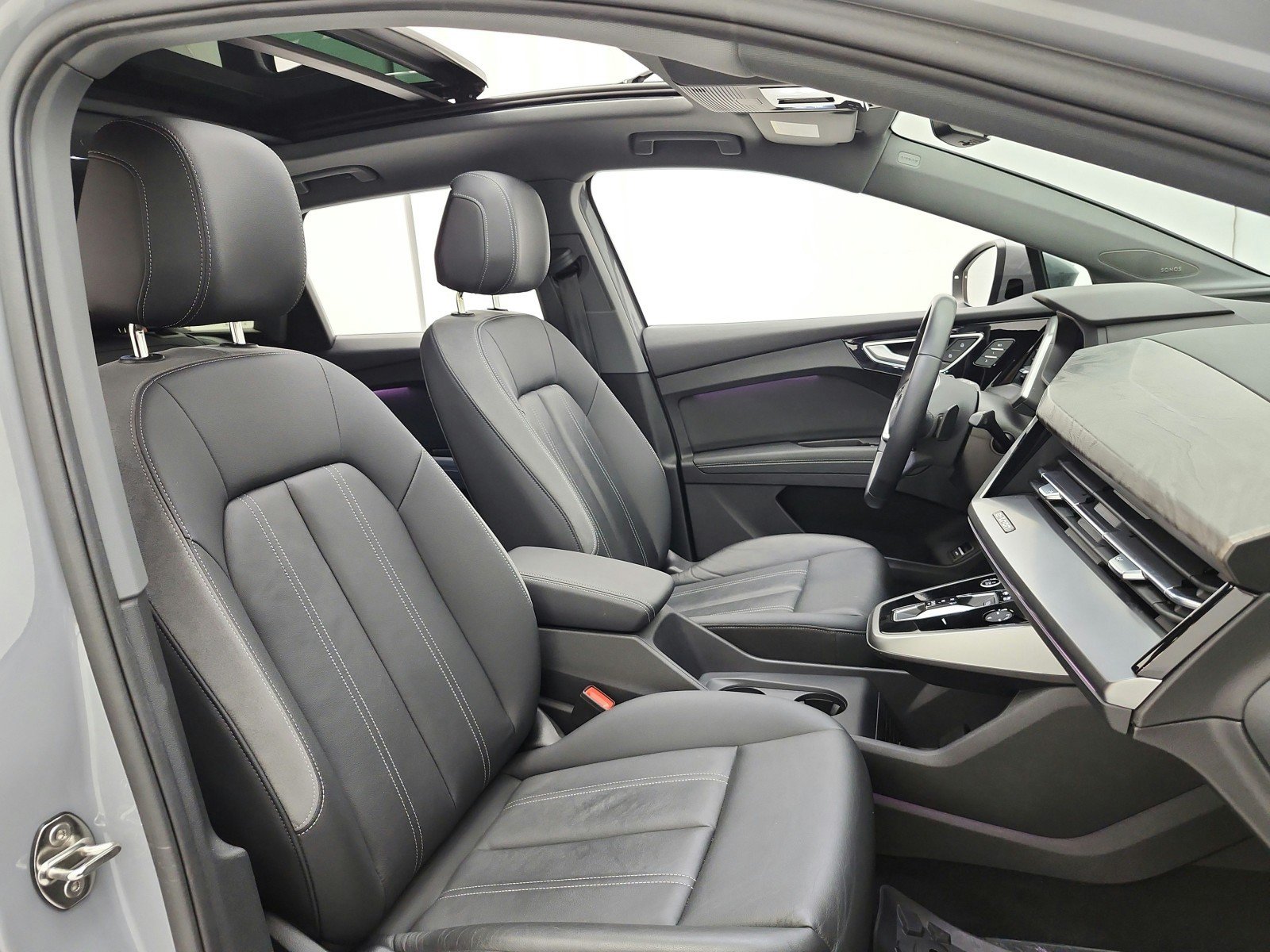 Used 2023 Audi Q4 e-tron Premium Plus w/ Premium Plus AWD/4WD image 19