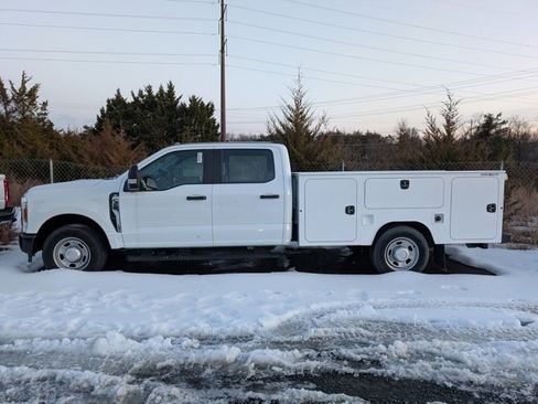 Used 2024 Ford F350 XL image 2