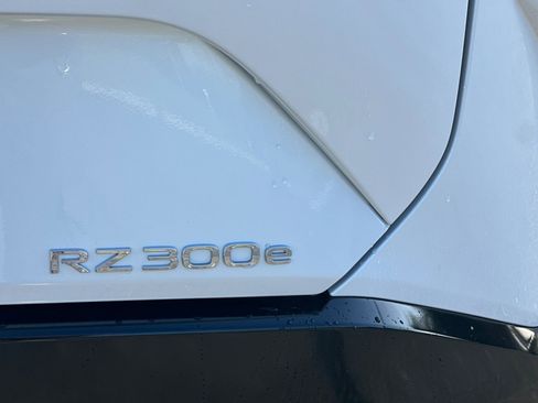 Used 2025 Lexus RZ 300e image 38