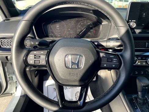 Certified 2025 Honda Civic Sport image 13