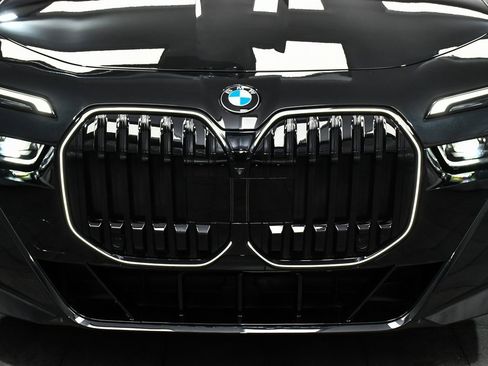 Used 2025 BMW 760i xDrive image 79