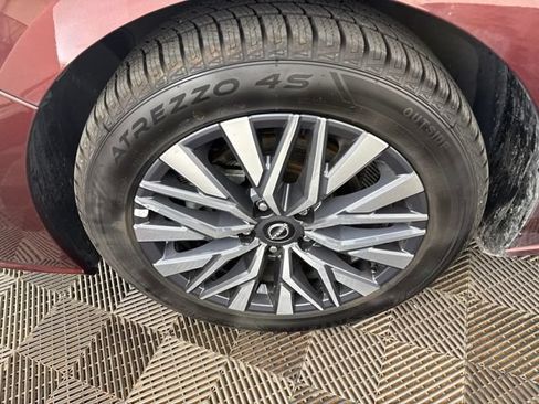 Used 2025 Nissan Altima 2.5 SV FWD image 32