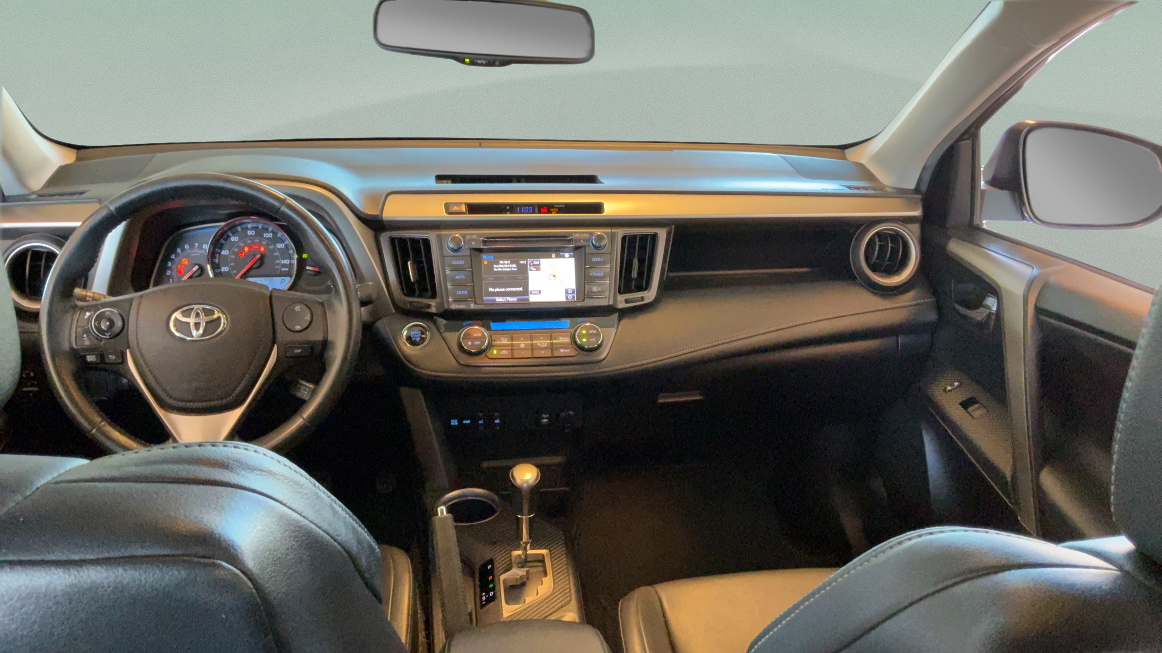 Used 2015 Toyota RAV4 Limited FWD image 25