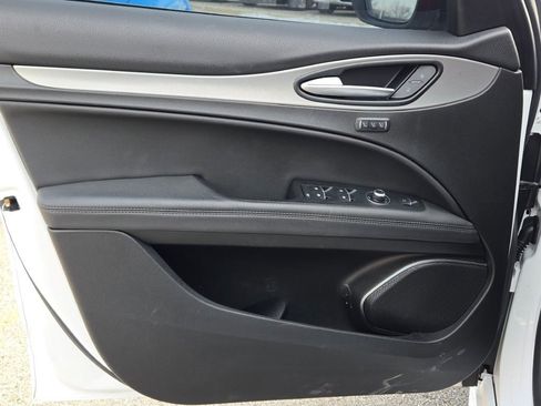 Used 2022 Alfa Romeo Stelvio Veloce image 20