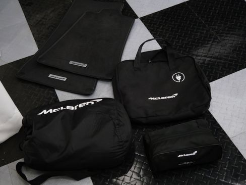 Used 2025 McLaren Artura Spider image 32