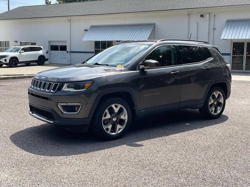 Used 2018 Jeep Compass Limited w/ Navigation Group FWD image 30