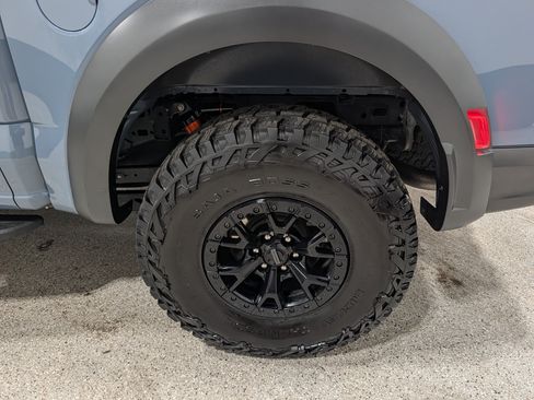 Used 2023 Ford F150 Raptor w/ Raptor 37 Performance Package AWD/4WD image 13