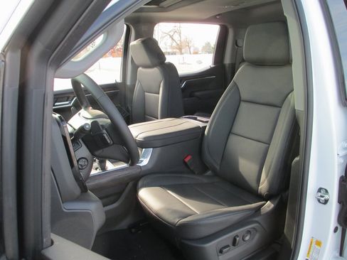 New 2026 GMC Sierra 1500 SLT w/ SLT Convenience Package image 14