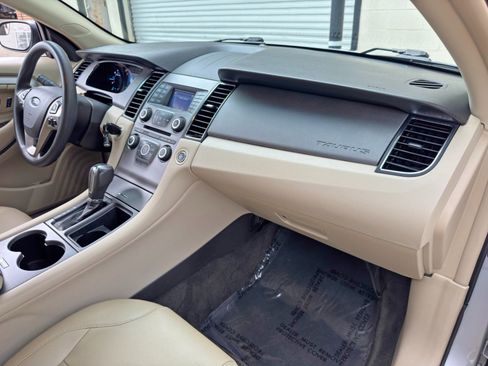 Used 2015 Ford Taurus SE FWD image 13