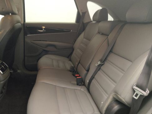 Used 2016 Kia Sorento EX FWD image 18