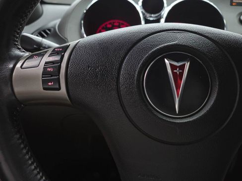 Used 2008 Pontiac Solstice GXP w/ Premium Package RWD image 16