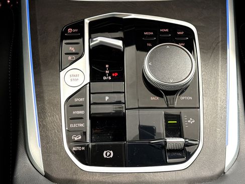 Used 2025 BMW X5 xDrive50e w/ M Sport Package AWD/4WD image 22