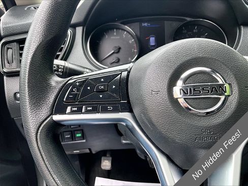 Used 2020 Nissan Rogue S FWD image 15