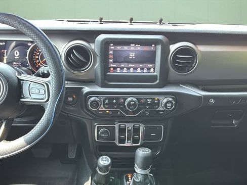 Used 2020 Jeep Wrangler Unlimited Sport AWD/4WD image 19