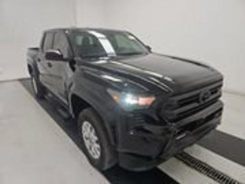 Used 2025 Toyota Tacoma SR5 AWD/4WD image 3