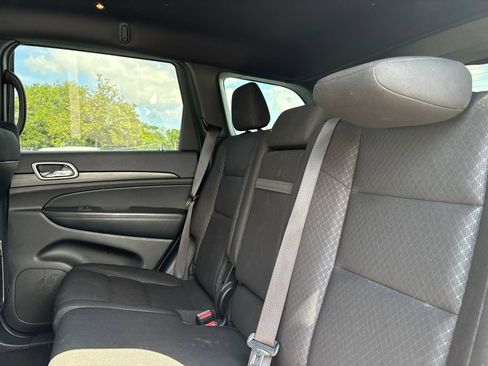 Used 2020 Jeep Grand Cherokee Laredo RWD image 20