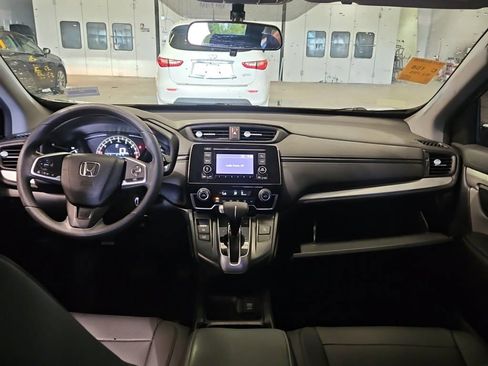 Used 2017 Honda CR-V LX image 2