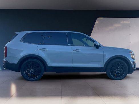 Used 2022 Kia Telluride SX w/ SX Prestige Package image 6