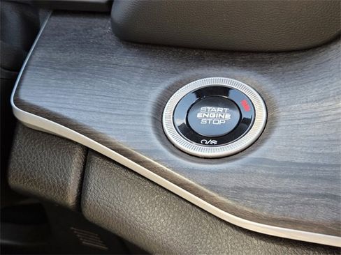 Used 2024 Jeep Grand Cherokee L Limited w/ Luxury Tech Group II image 38